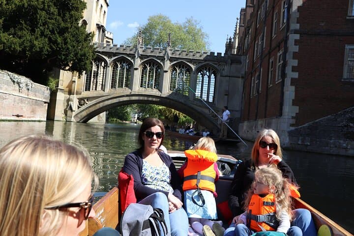 Punt the River Cam: Shared Guided Tour of Cambridge's College Backs photo 5
