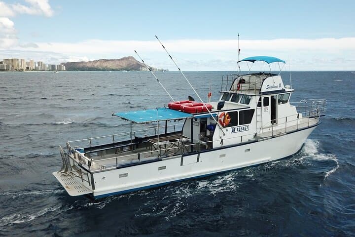 Honolulu 3-Hour Bottom Fishing Charter — Nearshore & Offshore Kewalo Trip
