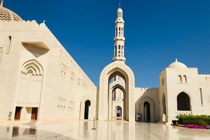 4-Day Private Oman Adventure: Wadis, Dunes and Turtle Beaches photo 4