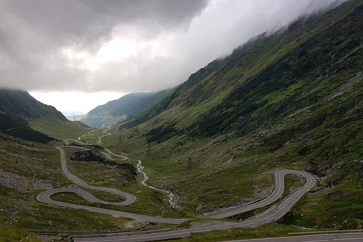 Drive the Transfagarasan: Private Day Trip from Bucharest to Bâlea Lake & Vidraru photo 1