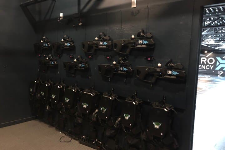 Montreal VR & Axe Throwing VIP Day Pass — Free-Roam Gaming and Social Lounge photo 2