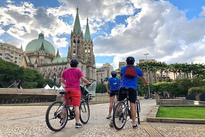 São Paulo Bike Tour: Avenida Paulista to Historic Downtown