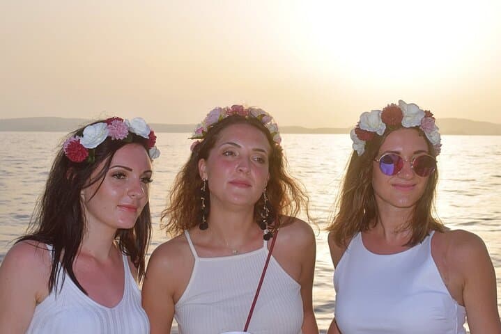 Palma Bay Sunset Cruise: Pizza, Swim & Live Music on Barca Samba photo 3