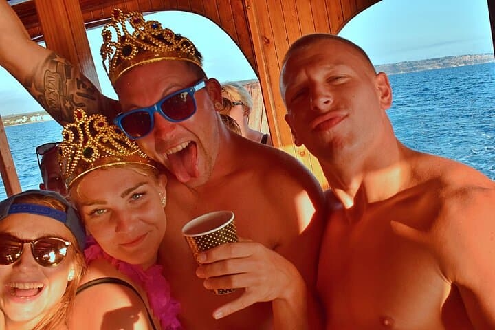 Palma Bay Sunset Cruise: Pizza, Swim & Live Music on Barca Samba photo 4