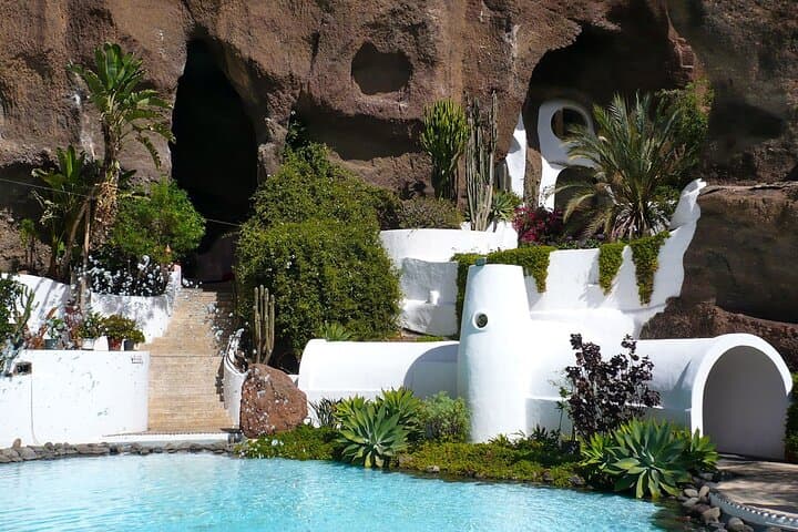 Lanzarote Northern Coast Tour: Lagomar, Cactus Garden & La Graciosa Day Trip photo 4