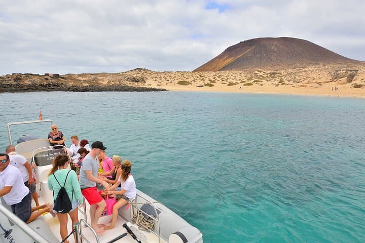 Catamaran Day Trip to La Graciosa: Snorkel, Champagne & Lunch from Órzola photo 5