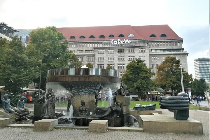 Berlin by Minivan: Private Driver-Guide Orientation Transfer photo 6