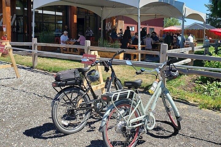 Barnside Hop Boundary Bay E-bike Farm-to-Brewery Ride photo 4