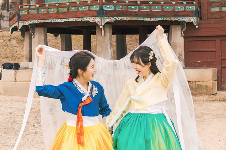 Wear History: Hanbok Rental at Gyeongbokgung Palace — A Practical Guide