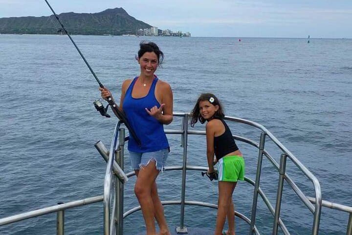 Honolulu 3-Hour Bottom Fishing Charter — Nearshore & Offshore Kewalo Trip photo 4
