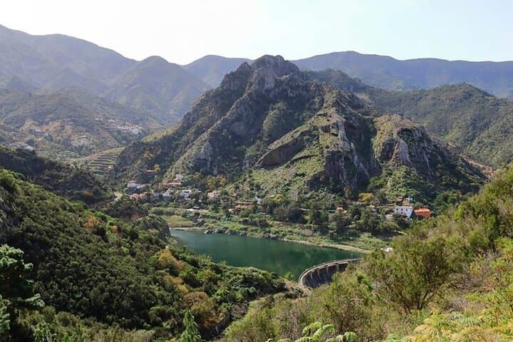 Full-Day La Gomera Guided Tour from Tenerife: Garajonay, Roque de Agando & Agulo photo 3