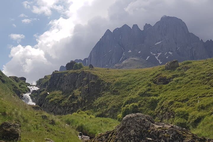 Two-Day Private Kazbegi & Juta Hiking Tour via Mtskheta