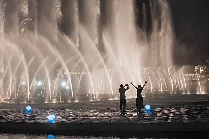 Dubai Fountain Walk Bridge: Boardwalk Viewing of Downtown Dubai’s Fountain Show photo 1