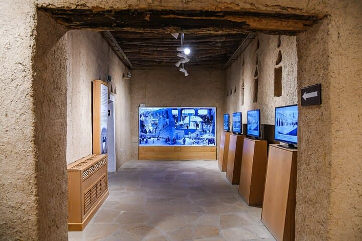 Old Riyadh and Sky Bridge: 5-Hour Dirah, Masmak Fort & Kingdom Tower Tour photo 4