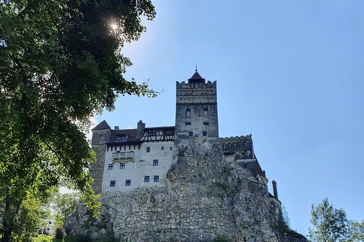 One-Day Private Tour from Bucharest: Bran Castle, Peles Castle & Brasov