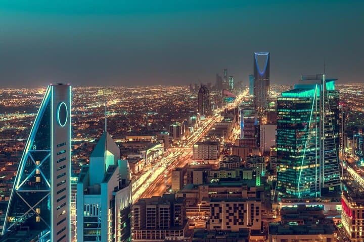Full-Day Riyadh City Tour — National Museum, Masmak Fort & Kingdom Tower photo 1