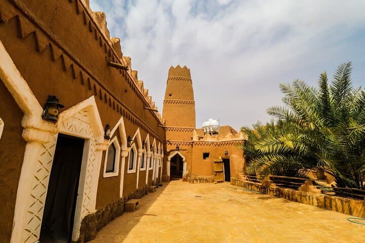 Ushaiger Heritage Day Trip from Riyadh — Najdi Village & Dune Picnic photo 3