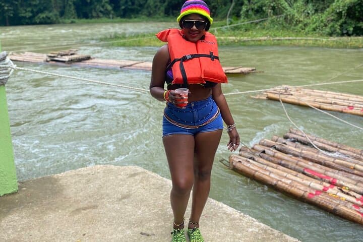 Martha Brae Bamboo Rafting from Montego Bay — 1-Hour Bamboo Raft River Tour photo 5
