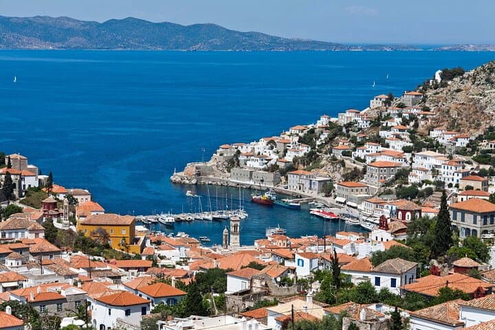 4-Day Delphi & Meteora Tour with Saronic Islands Cruise from Athens