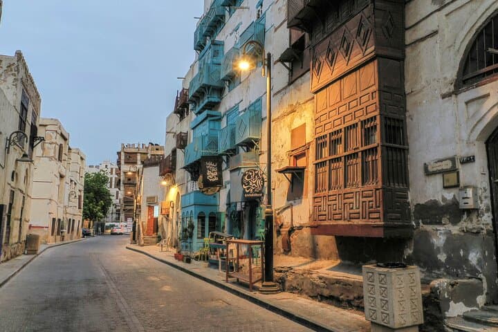 Full-Day Jeddah Heritage Tour: Corniche, Tayyebat Museum & Floating Mosque