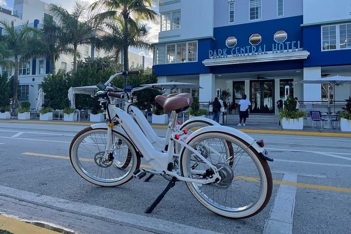 Electric Bike Rental Miami Beach: South Beach to Wynwood on Premium E‑Bikes photo 4