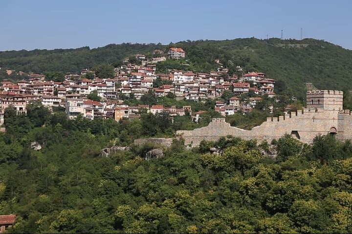 One-Day Cross-Border Bulgaria Trip: Veliko Tarnovo, Arbanasi & Basarabovo photo 3