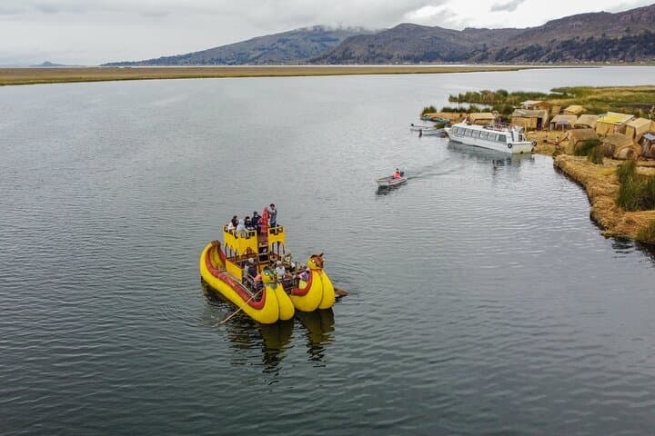 Speedboat Tour to Uros and Taquile Islands on Lake Titicaca photo 3