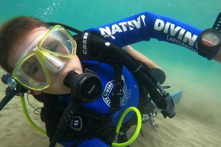 Lanzarote Basic Scuba: 2-Dive Intro to Volcanic Reefs photo 5