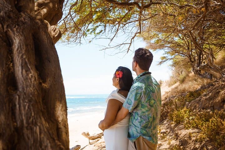 Professional Photographer in Honolulu — Private Oahu Photo Shoots photo 4