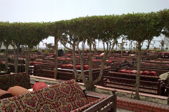 Dining at Al Nakheel Restaurant on the Jeddah Corniche
