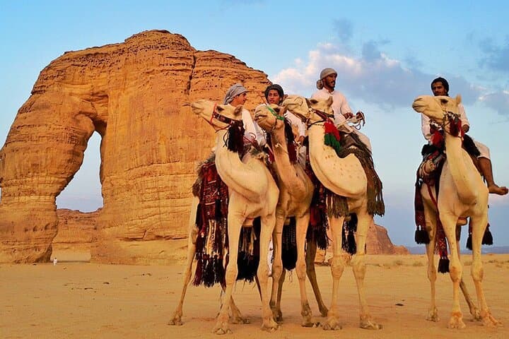 Exploring Elephant Rock (Jabal AlFil) in AlUla — A Two‑Hour Desert Icon photo 5