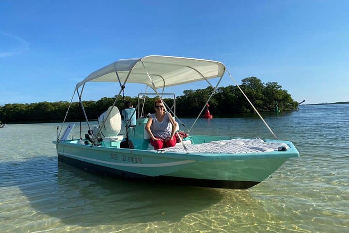 Private Boat Rental in Cancun Bay — 2–6 Hour Charter for Up to 4