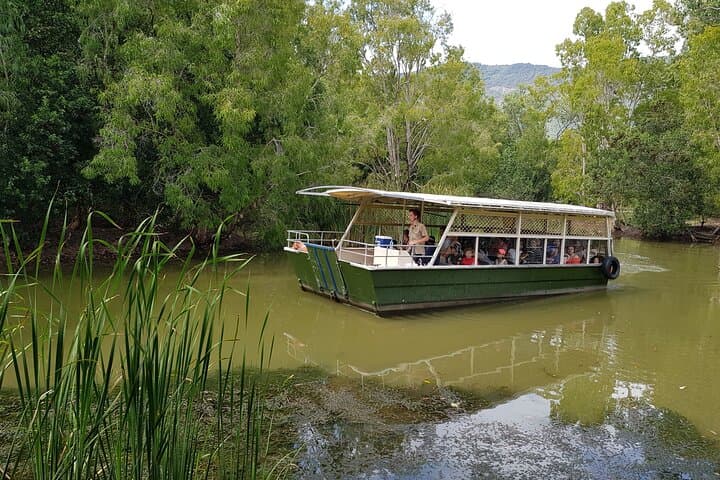 Shared Shuttle to Hartley's Crocodile Adventures from Cairns — Return Transfer and Park Preview photo 4