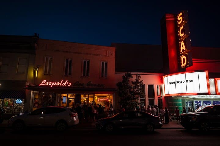 Savannah Midnight in the Garden Pub Crawl: Haunted Walking Tour of the Historic District