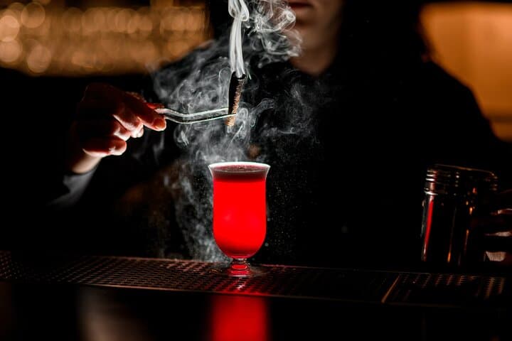 Savannah Midnight in the Garden Pub Crawl: Haunted Walking Tour of the Historic District photo 2