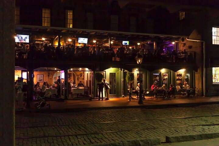 Savannah Midnight in the Garden Pub Crawl: Haunted Walking Tour of the Historic District photo 3