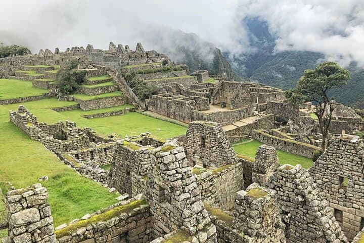 4-Day Inca Trail Trek to Machu Picchu with Transfers from Cusco photo 3