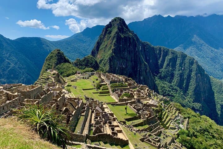 4-Day Inca Trail Trek to Machu Picchu with Transfers from Cusco