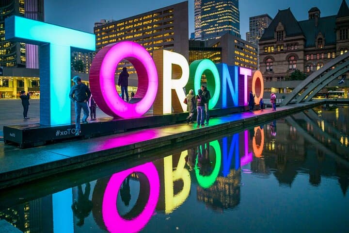 Half-Day Private Toronto City Tour: CN Tower, Distillery District & Harbourfront