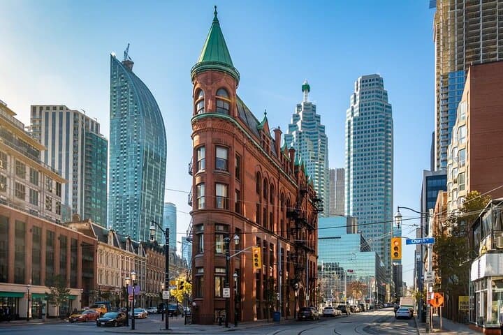 Half-Day Private Toronto City Tour: CN Tower, Distillery District & Harbourfront photo 3