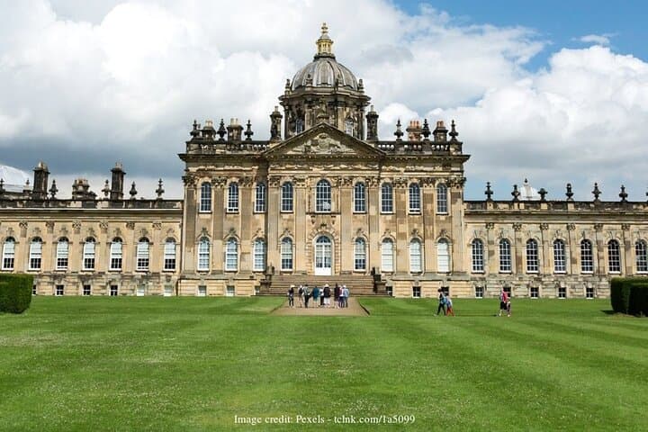 Castle Howard Bridgerton Day Tour from York — Private House & Gardens Experience photo 1