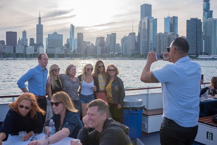 Lake Michigan Sunset Cruise in Chicago: A Waterfront Adventure at Twilight photo 6