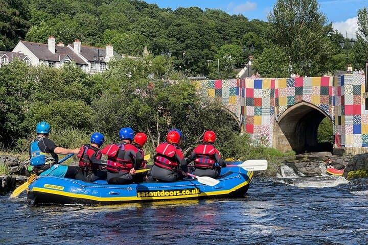 River Dee Whitewater Rafting in Llangollen — 4.5km Adrenaline Run photo 4