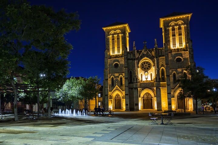 San Antonio Ghost Tour: Self-Guided Alamo & River Walk Audio App