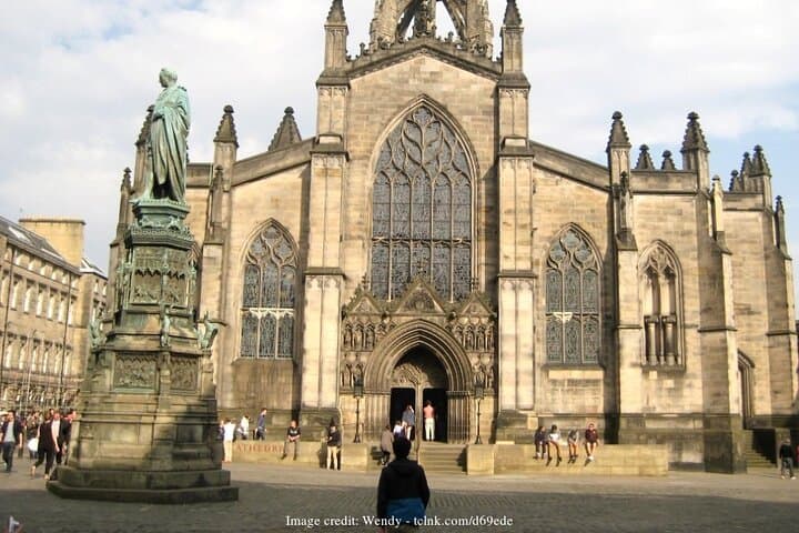 Private Full-Day Walking Tour of Edinburgh with Castle Tickets photo 2