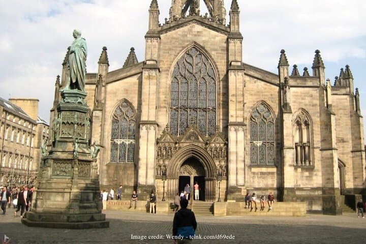 Secrets of the Royal Mile: Private 2.5-Hour Walking Tour of Edinburgh's Old Town photo 4