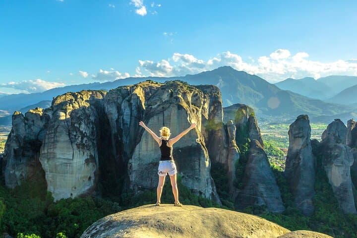 Full-Day Meteora Tour from Thessaloniki: Monasteries, Rock Formations & Panoramic Views