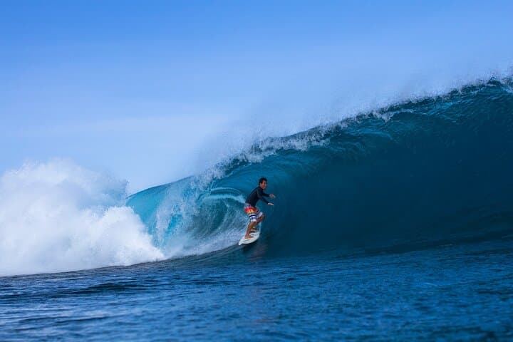 Beginner Surf Lesson on Oahu's North Shore — Learn to Ride Where Surfing Began photo 5