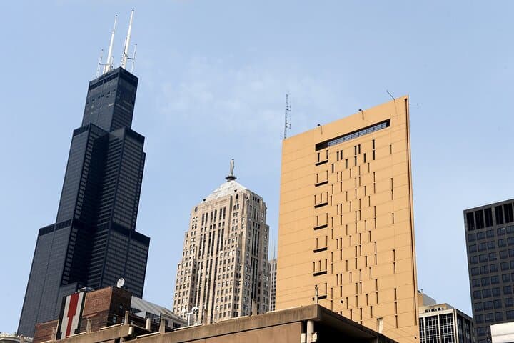 Ride the 'L': Elevated Architecture Tour of Chicago’s Loop photo 3