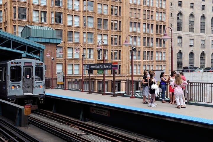 Ride the 'L': Elevated Architecture Tour of Chicago’s Loop photo 6